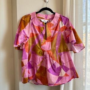 LaRoque Women’s Flowy 100% Cotton Top in the Pink Art Deco Print, size XS